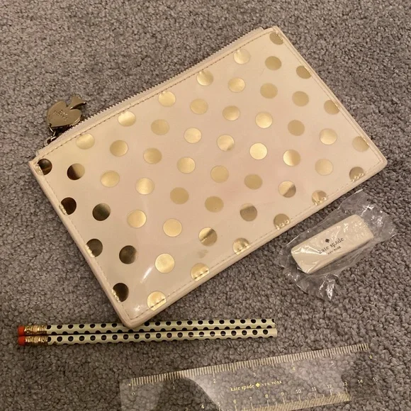 Kate Spade ♠️ zipper pouch - Picture 7 of 12